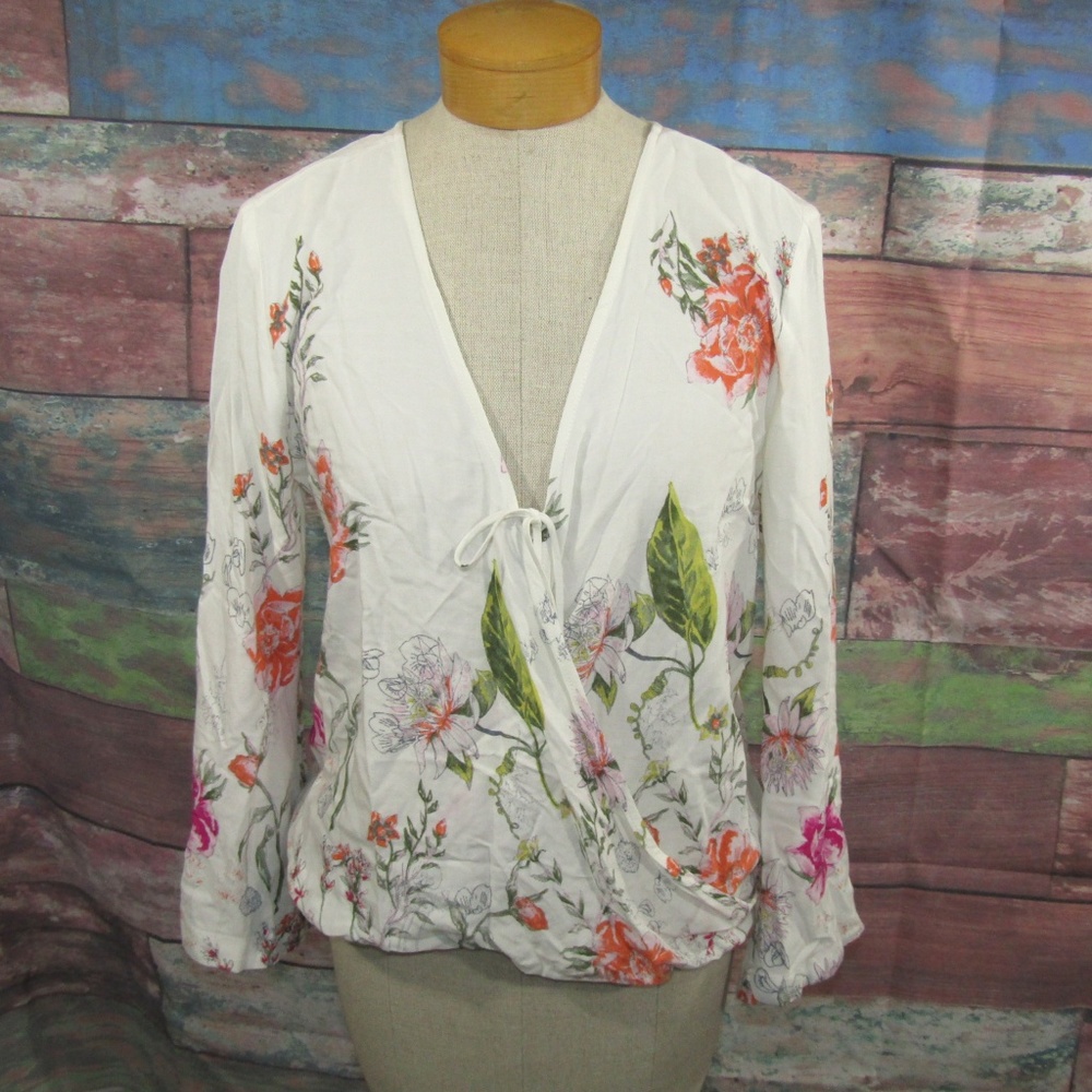 Love Stitch White Floral Blouse Sz M